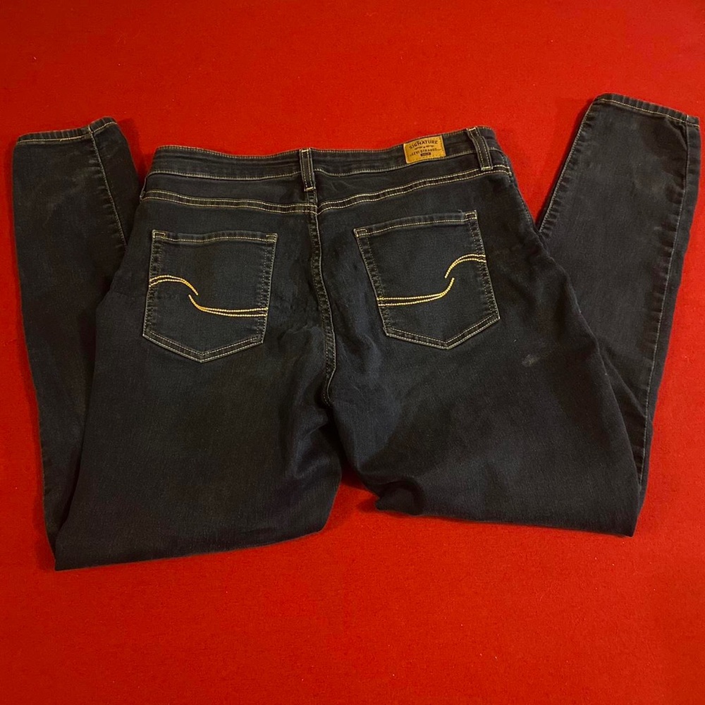 Levi Women Pants
